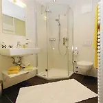 Pensionat Valbella 3*