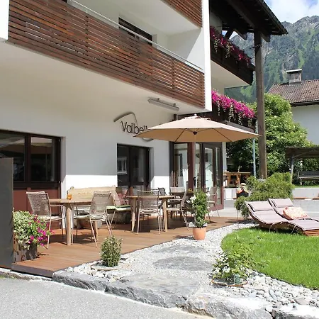 Valbella Bed & Breakfast Partenen